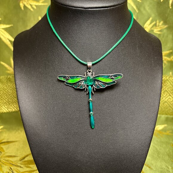 ๐ sale! ๐ NEW Green & teal enamel dragonfly necklace w green woven neck cord - Picture 2 of 3